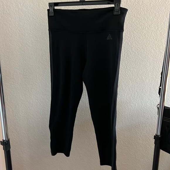 Adidas Capri Length Leggings - Picture 1 of 6